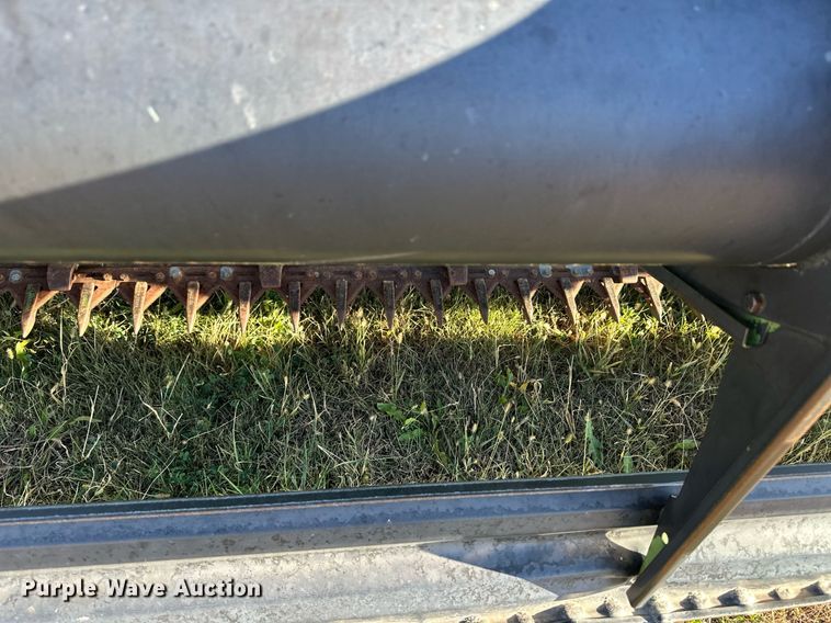 image for item ER8331 1983 John Deere 8820 Turbo combine