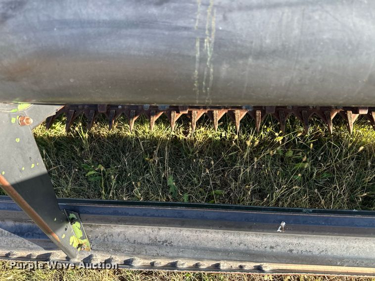 image for item ER8331 1983 John Deere 8820 Turbo combine