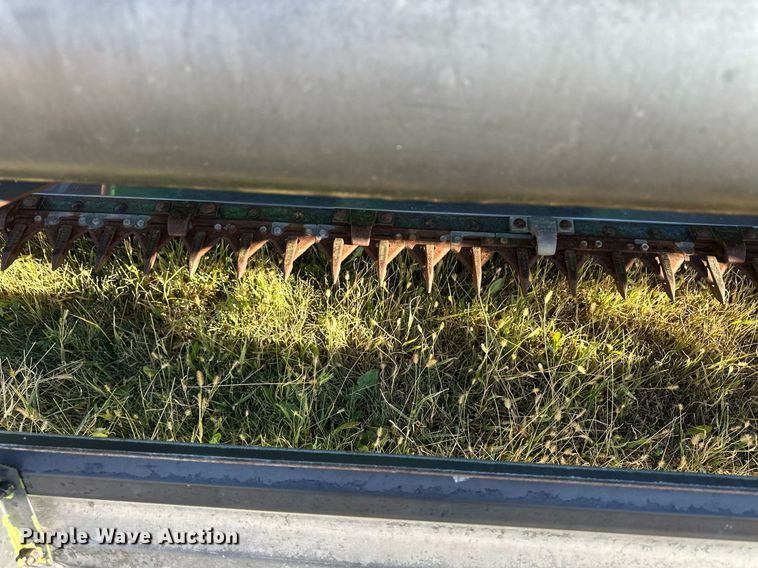 image for item ER8331 1983 John Deere 8820 Turbo combine