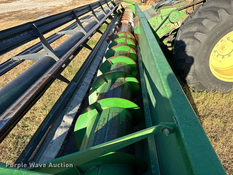 image for item ER8331 1983 John Deere 8820 Turbo combine