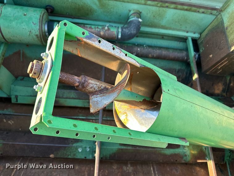 image for item ER8331 1983 John Deere 8820 Turbo combine