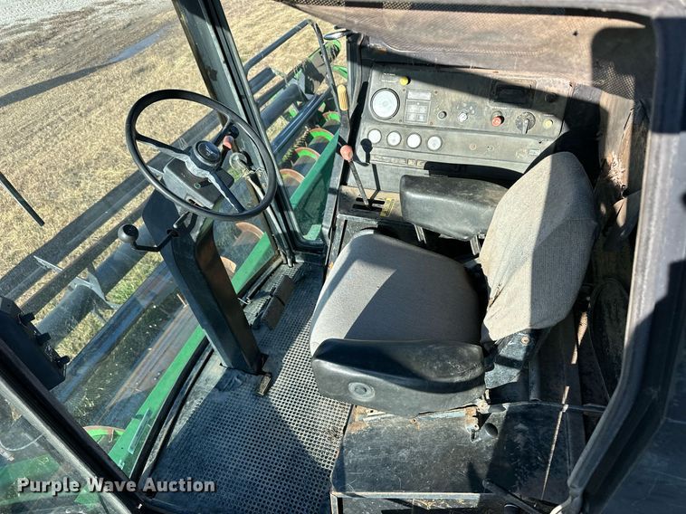 image for item ER8331 1983 John Deere 8820 Turbo combine