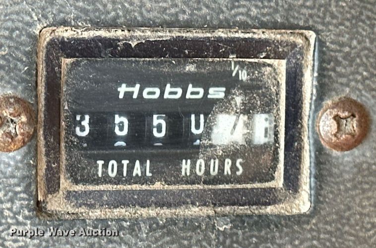 image for item ER8331 1983 John Deere 8820 Turbo combine