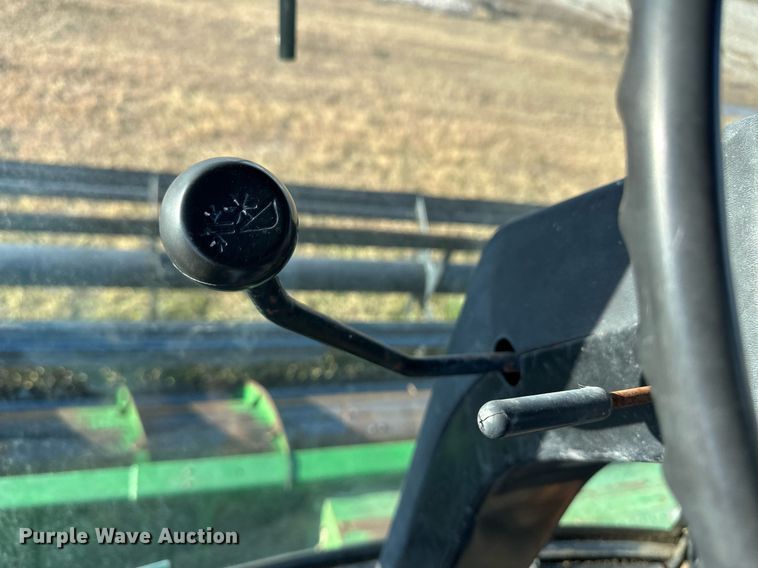 image for item ER8331 1983 John Deere 8820 Turbo combine