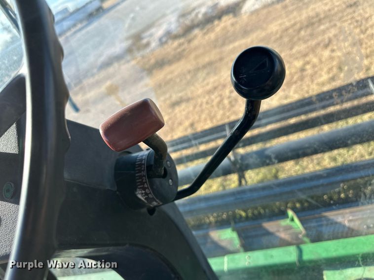 image for item ER8331 1983 John Deere 8820 Turbo combine