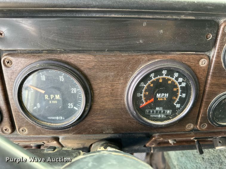 image for item ER8443 1985 Freightliner grain truck