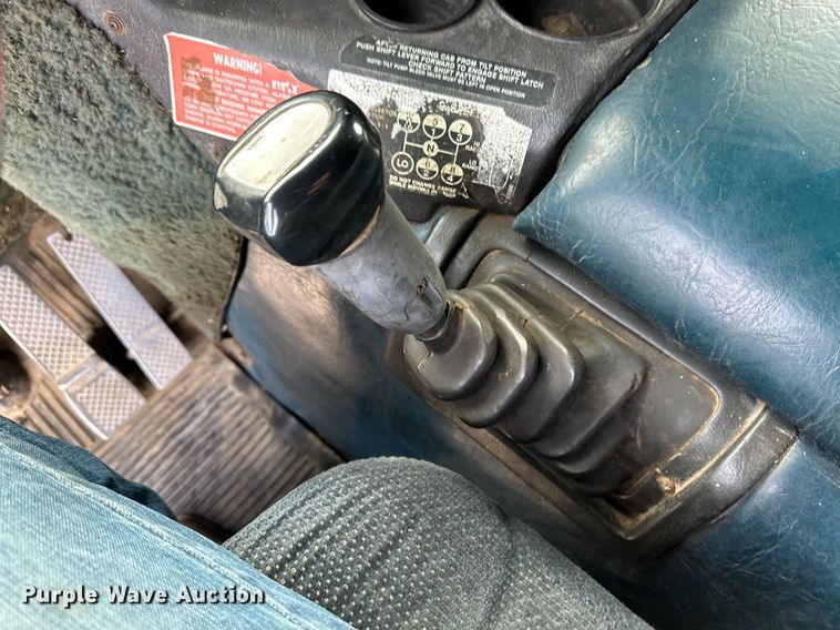 image for item ER8443 1985 Freightliner grain truck