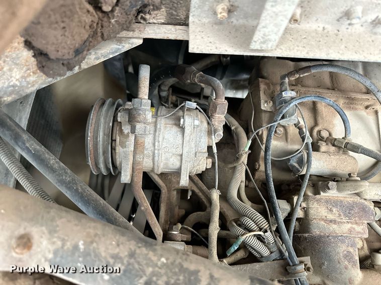 image for item ER8443 1985 Freightliner grain truck