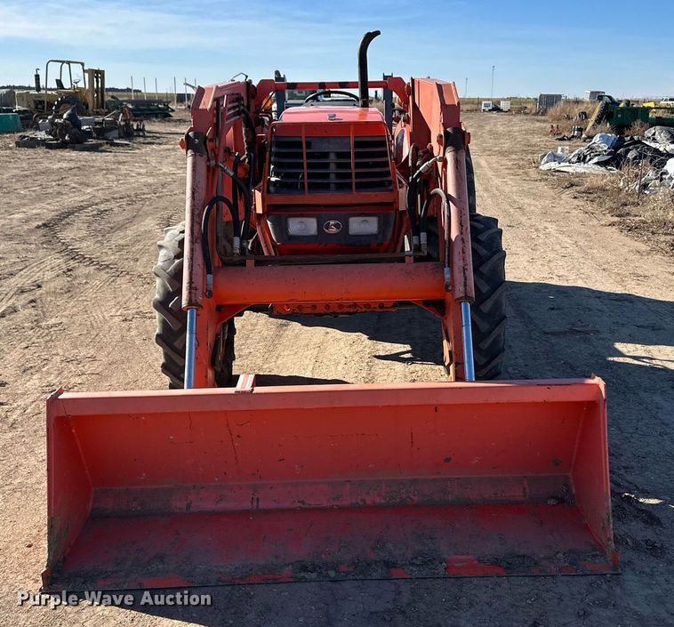 image for item ER8463 Kubota 9000 tractor