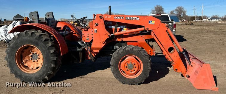 image for item ER8463 Kubota 9000 tractor