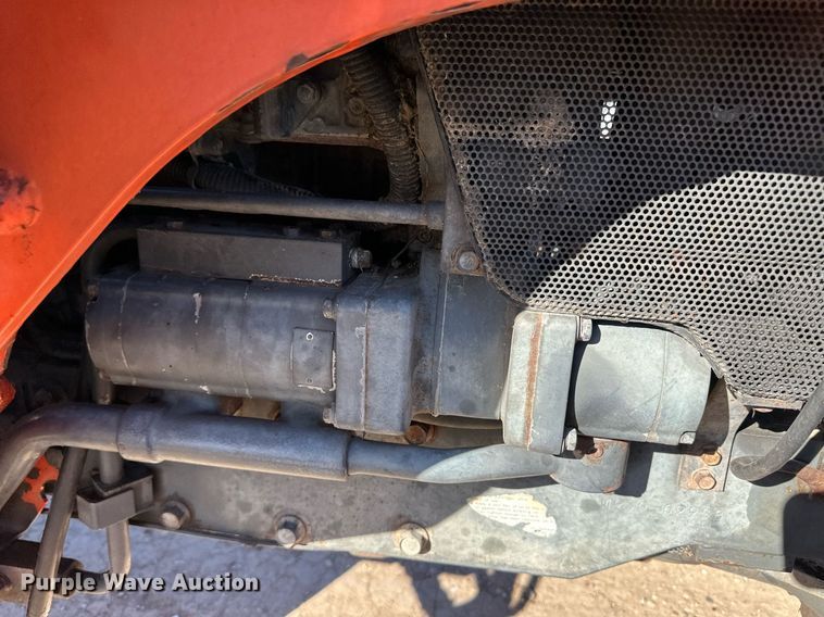 image for item ER8463 Kubota 9000 tractor