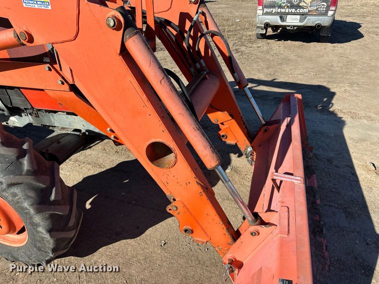 image for item ER8463 Kubota 9000 tractor