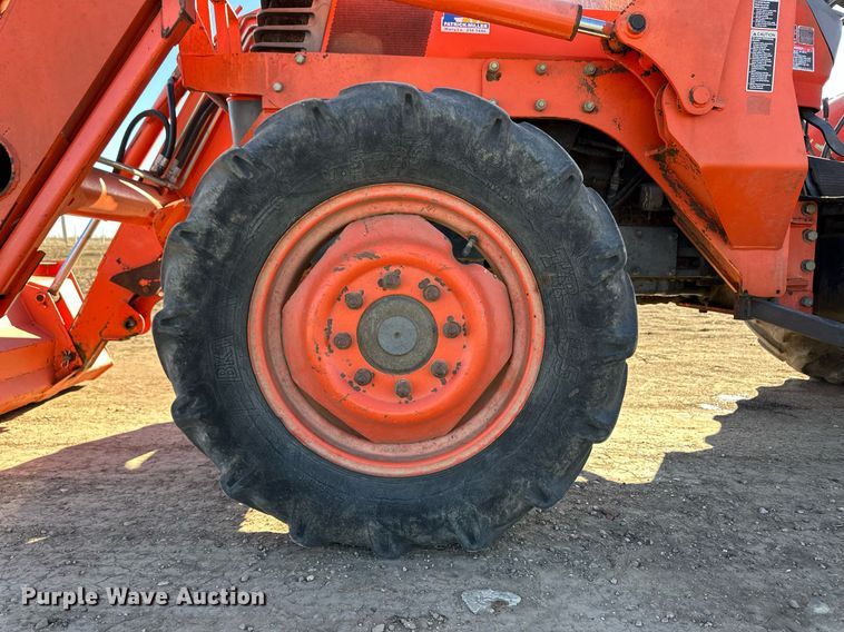 image for item ER8463 Kubota 9000 tractor