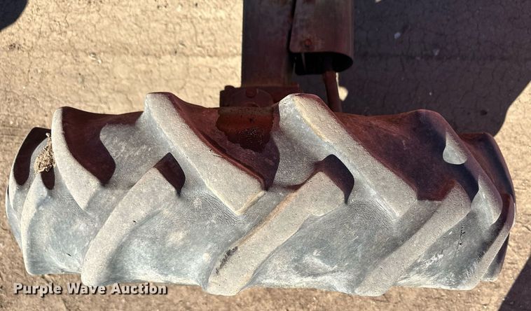 image for item ER8463 Kubota 9000 tractor