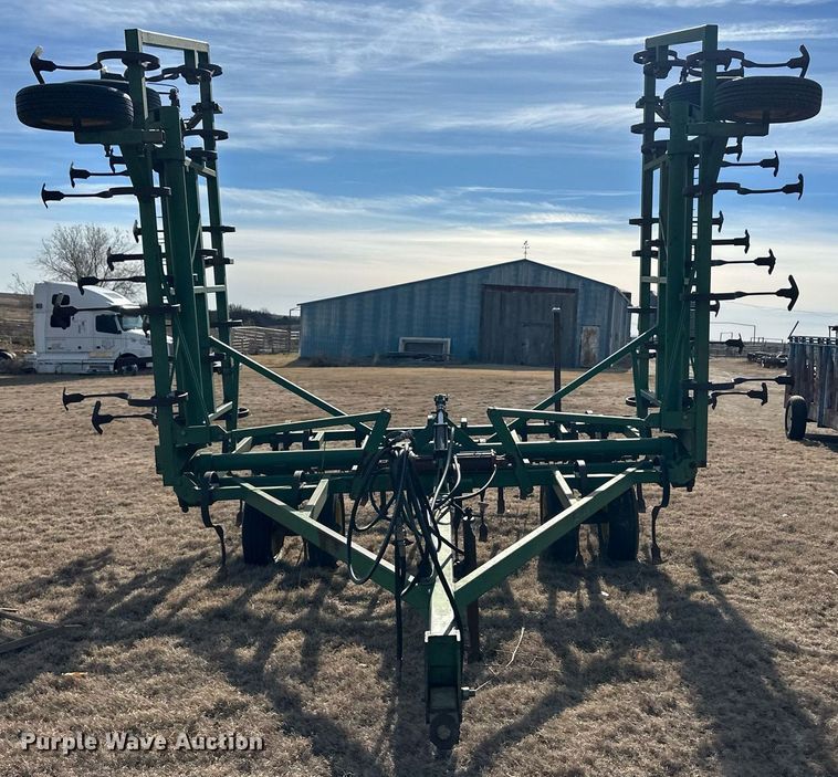 image for item ER8468 John Deere field cultivator