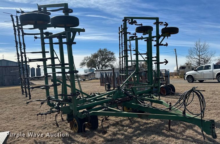 image for item ER8468 John Deere field cultivator