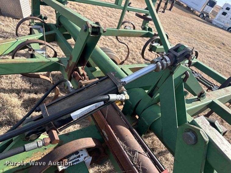image for item ER8468 John Deere field cultivator