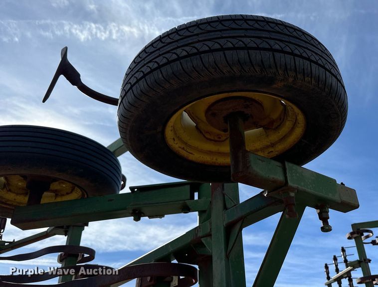 image for item ER8468 John Deere field cultivator