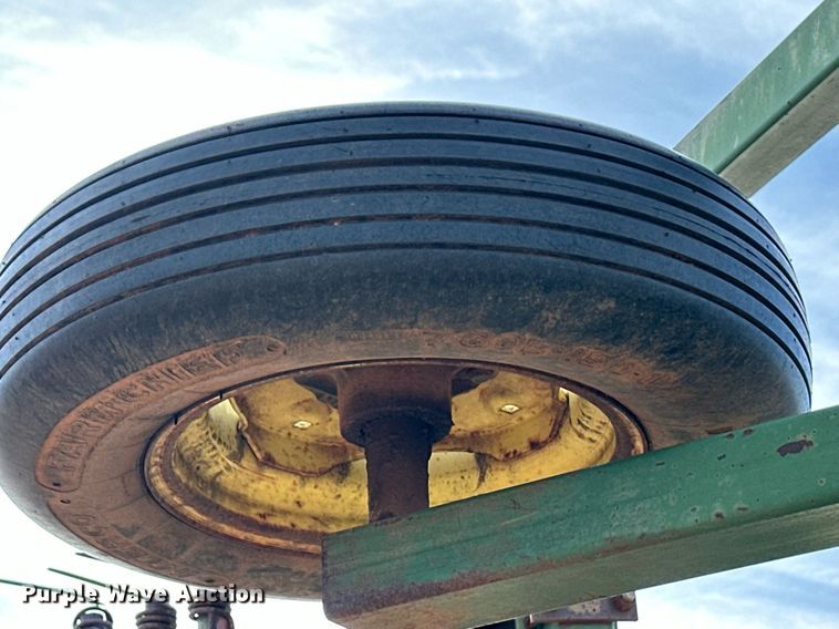 image for item ER8468 John Deere field cultivator