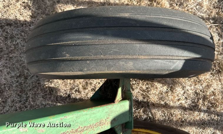 image for item ER8468 John Deere field cultivator