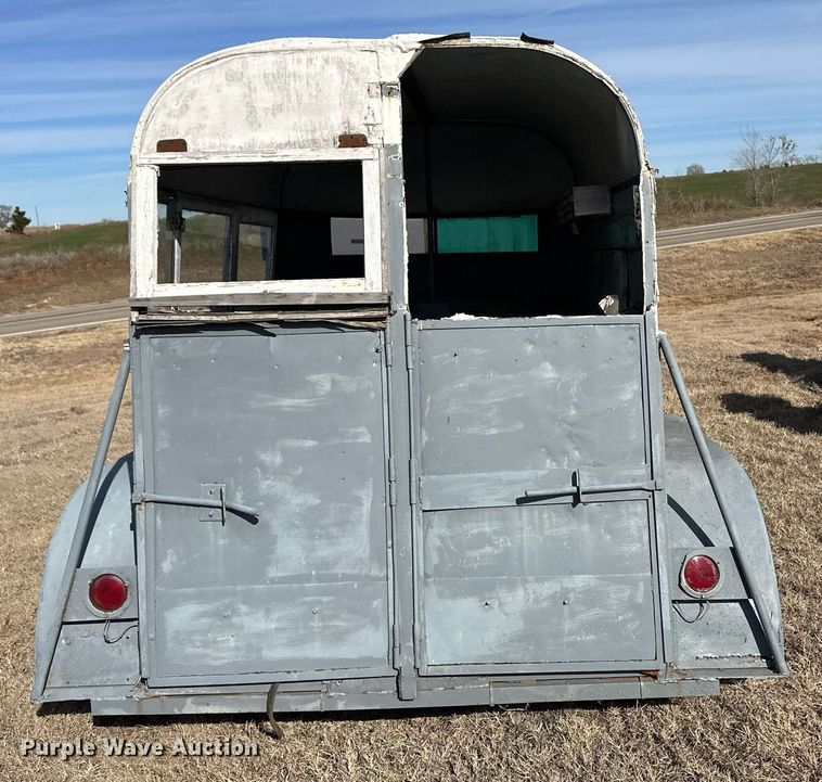 image for item ER8470 Livestock trailer