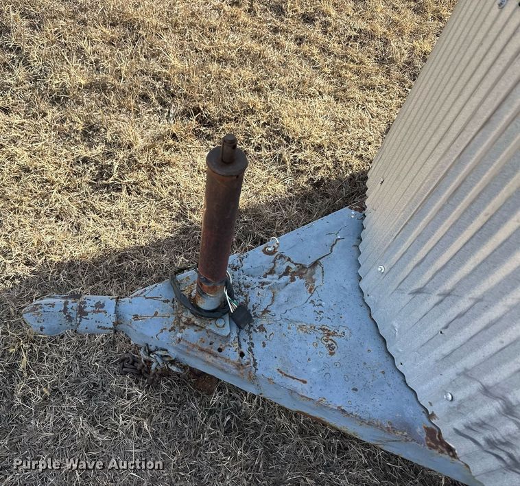 image for item ER8470 Livestock trailer