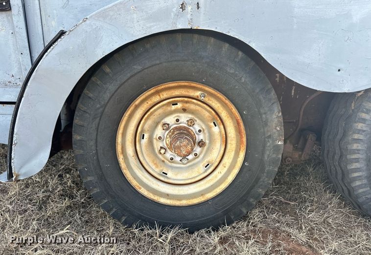 image for item ER8470 Livestock trailer