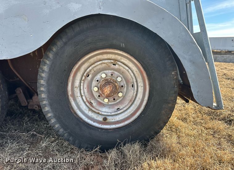 image for item ER8470 Livestock trailer