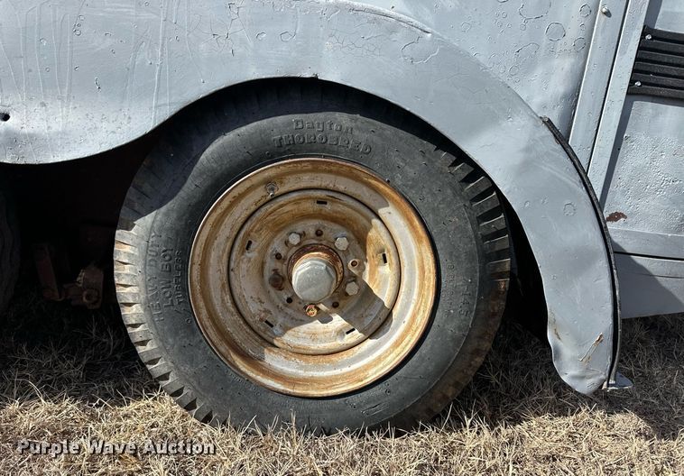 image for item ER8470 Livestock trailer