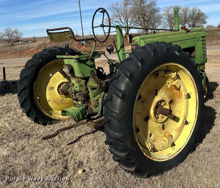 image for item ER8471 1948 John Deere B tractor