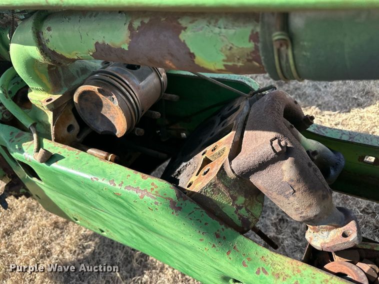 image for item ER8471 1948 John Deere B tractor