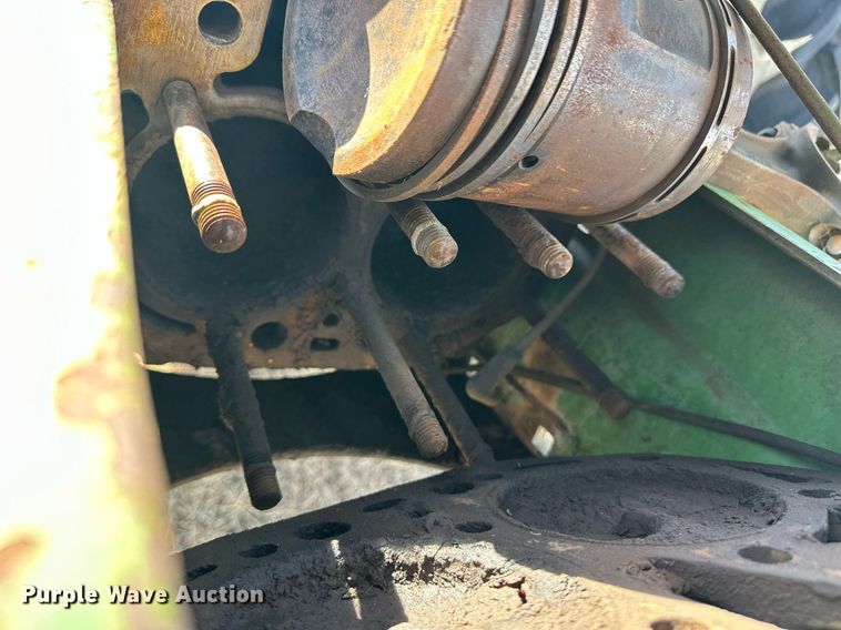 image for item ER8471 1948 John Deere B tractor