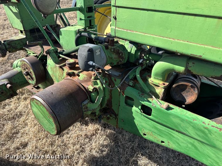 image for item ER8471 1948 John Deere B tractor