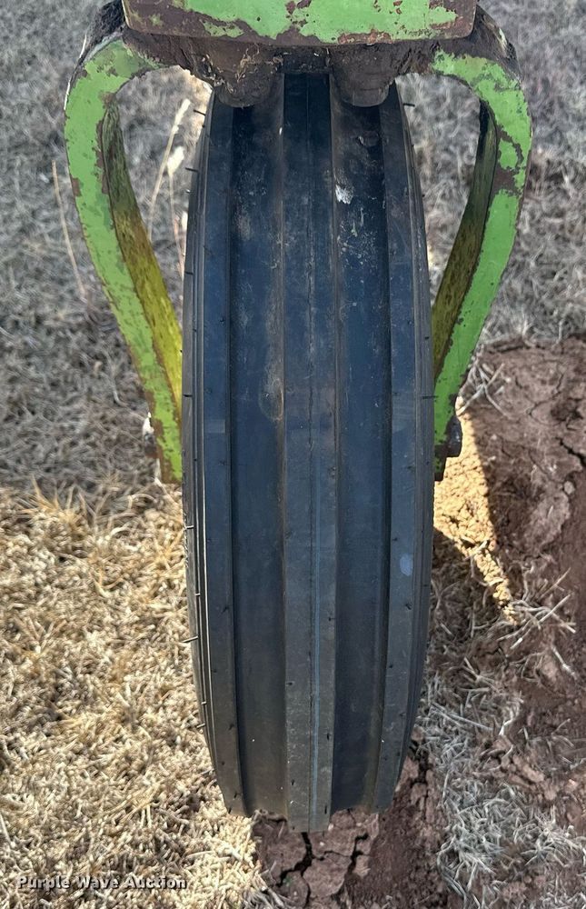 image for item ER8471 1948 John Deere B tractor