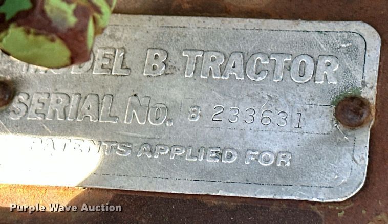 image for item ER8471 1948 John Deere B tractor