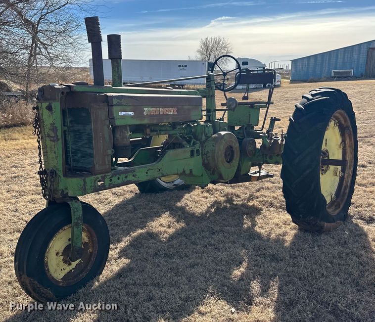 image for item ER8472 1948 John Deere B tractor