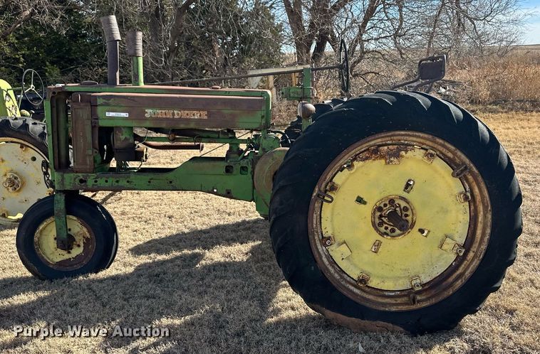 image for item ER8472 1948 John Deere B tractor