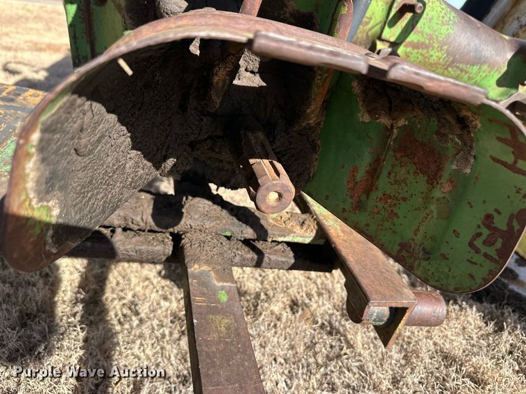 image for item ER8472 1948 John Deere B tractor