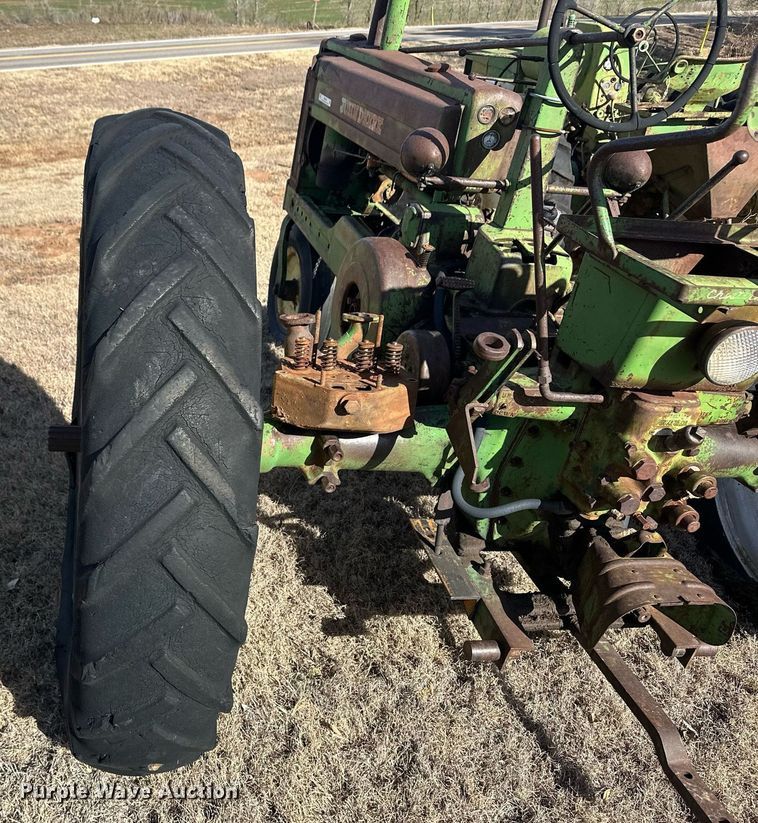 image for item ER8472 1948 John Deere B tractor