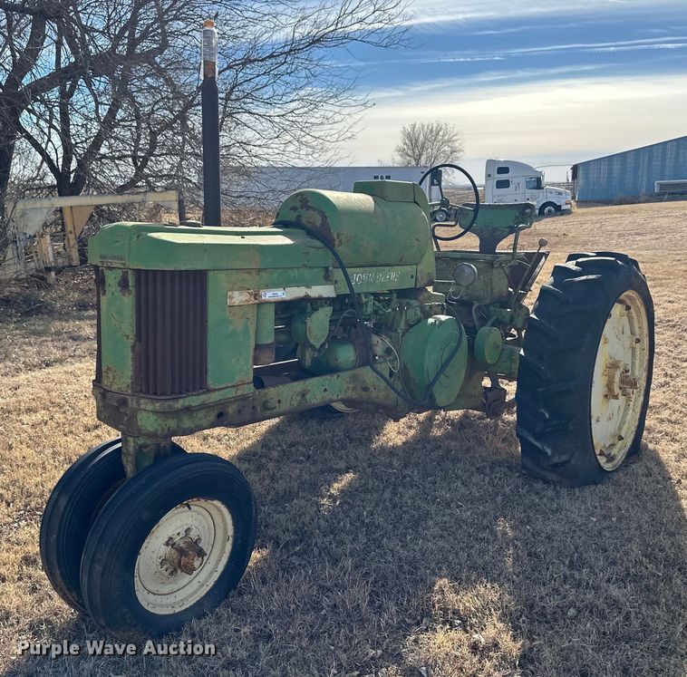image for item ER8473 1955 John Deere 50 tractor