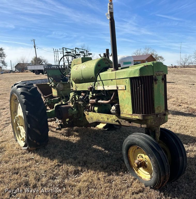image for item ER8473 1955 John Deere 50 tractor