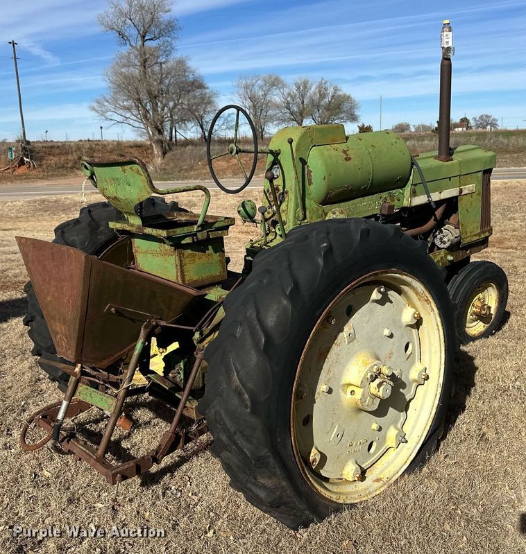 image for item ER8473 1955 John Deere 50 tractor