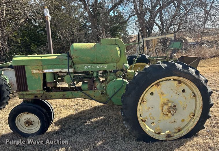 image for item ER8473 1955 John Deere 50 tractor