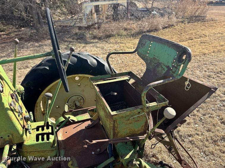 image for item ER8473 1955 John Deere 50 tractor
