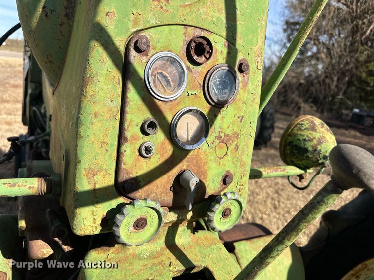 image for item ER8473 1955 John Deere 50 tractor
