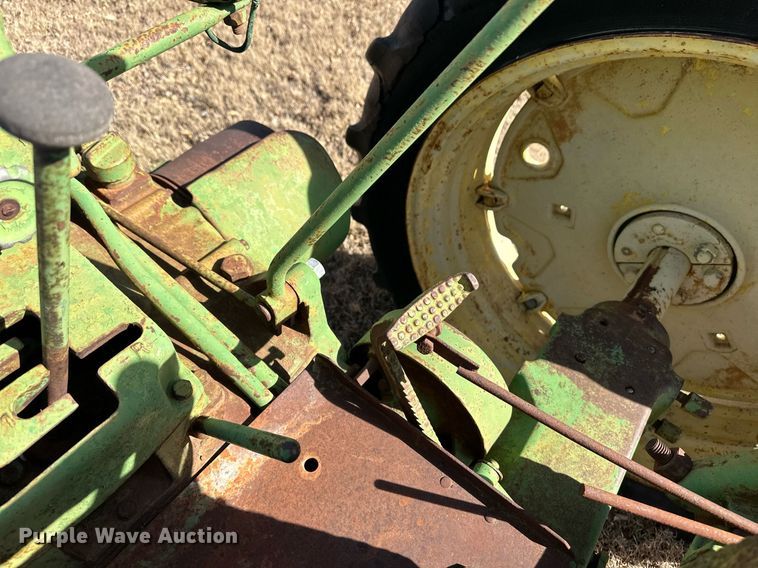 image for item ER8473 1955 John Deere 50 tractor