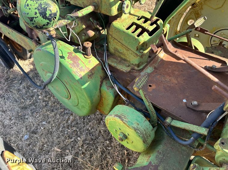 image for item ER8473 1955 John Deere 50 tractor
