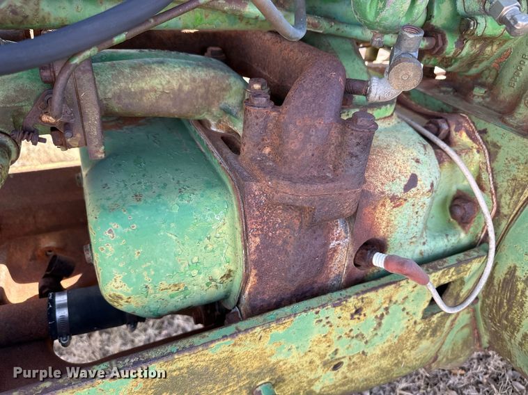 image for item ER8473 1955 John Deere 50 tractor