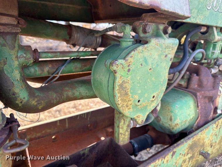 image for item ER8473 1955 John Deere 50 tractor