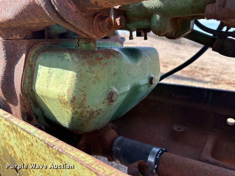 image for item ER8473 1955 John Deere 50 tractor